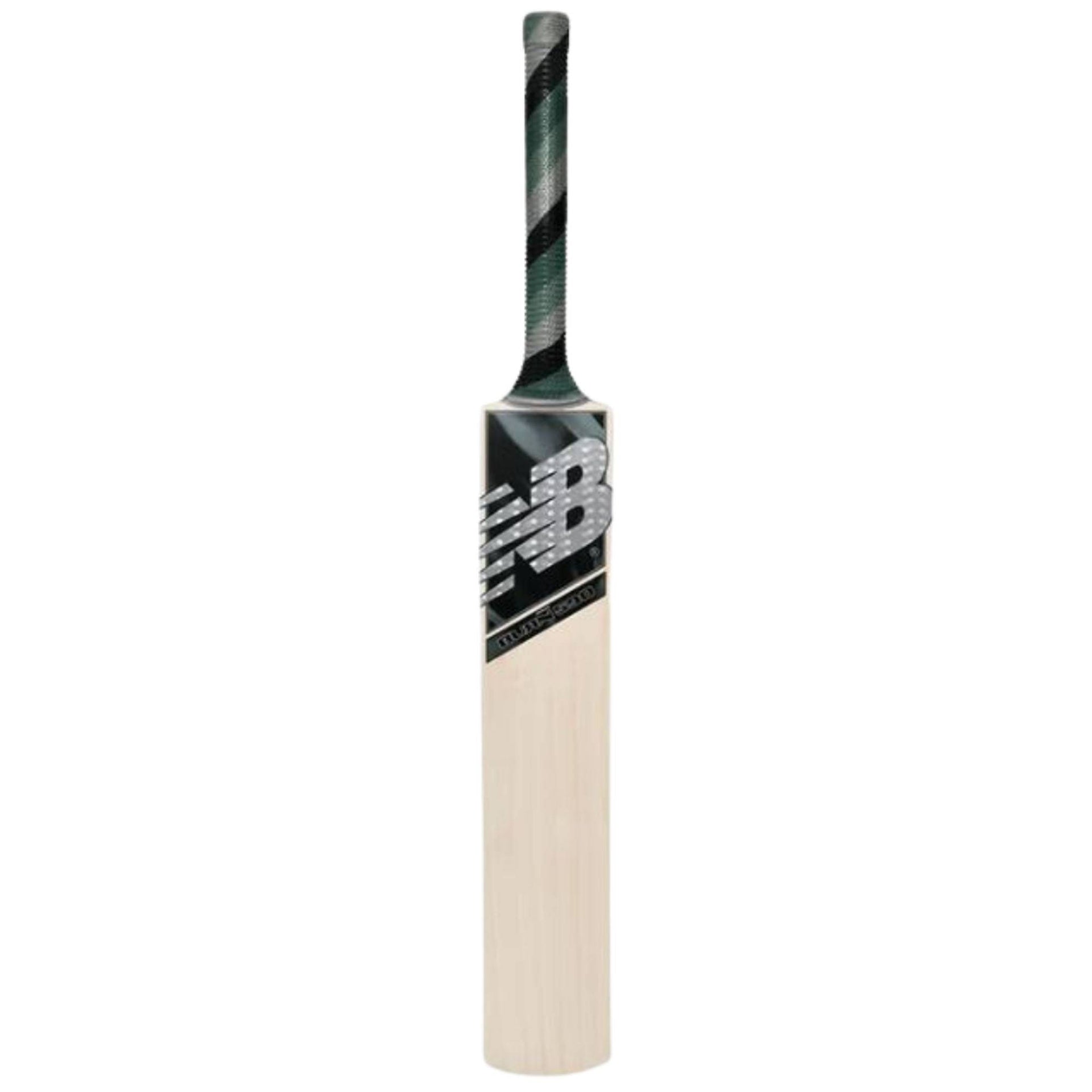 Balanced cricket bat for smooth handling and quick bat speed