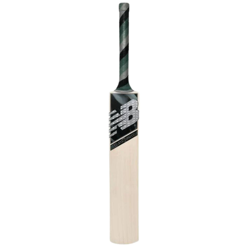 Balanced cricket bat for smooth handling and quick bat speed