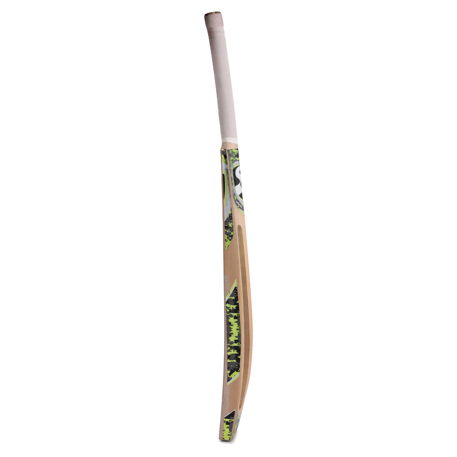Balanced cricket bat for faster swing and better shot timing