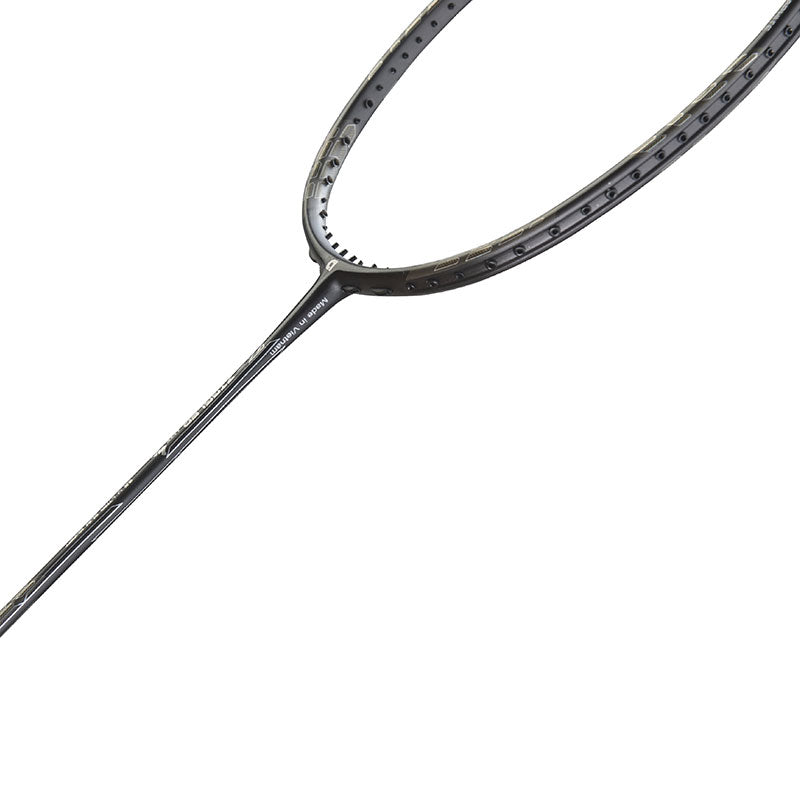 Lightweight Apacs Z-Ziggler Lite badminton racket with slim shaft design