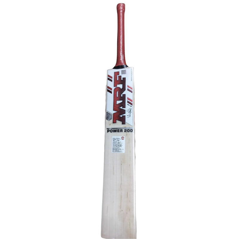 Balanced cricket bat for strong and accurate stroke play