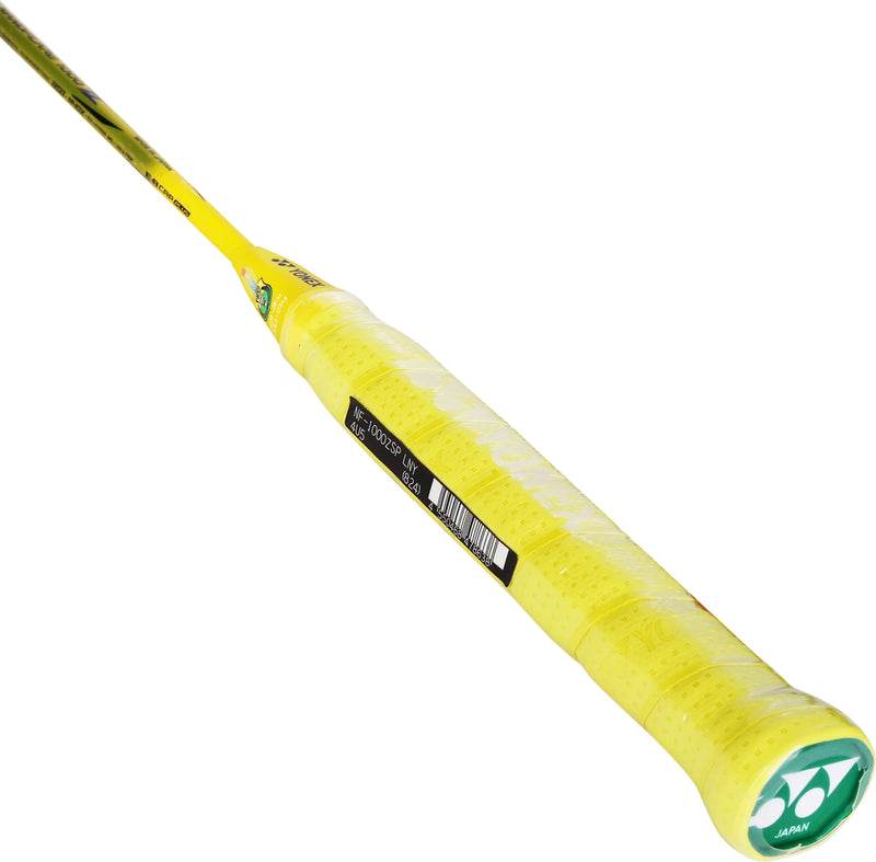 Yonex Nanoflare 1000 Z badminton racket grip and shaft detail close-up image